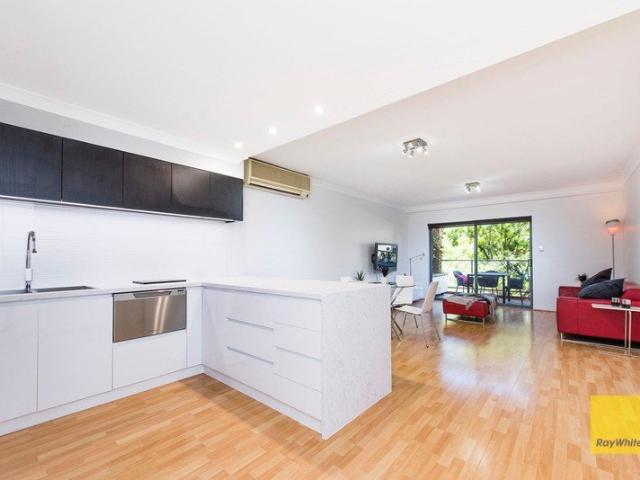 ELEGANT APARTMENT IDEALLY LOCATED FOR COMFORTABLE AND CONNECTED LIVING