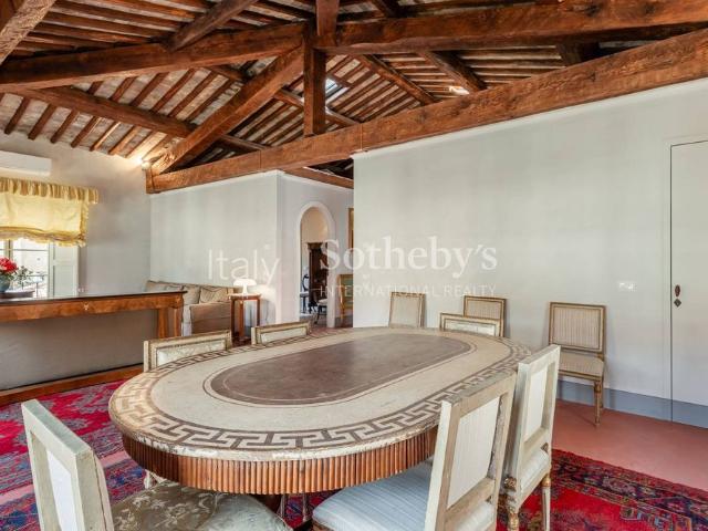 Elegant apartment in the historic centre of Lucca