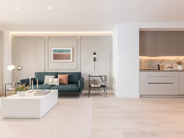 Elegant apartment in a building with swimming pool and roof terrace for rent
