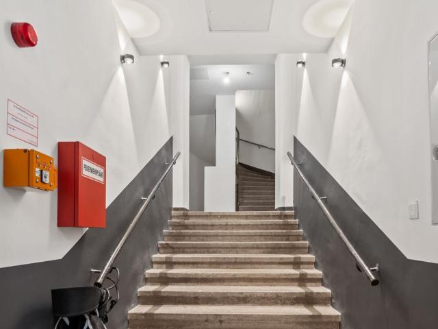 Elegant apartment in an old building in Vienna freshly renovated and furnished to a high standard, Vienna Amsterdam Apartments for Rent
