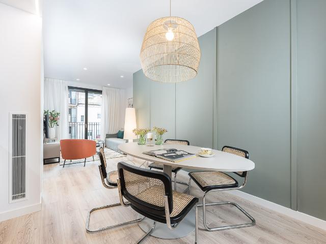 Elegant apartment in Eixample