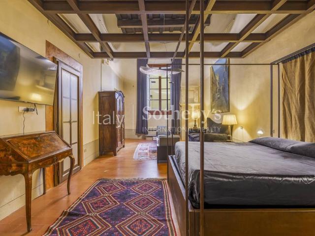 Elegant apartment in Florence’s authentic Oltrarno district
