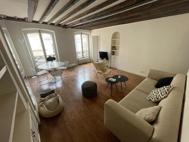 Elegant Apartment on Iconic Rue de Verneuil, Paris 7, Paris Amsterdam Apartments for Rent