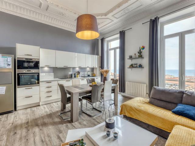 Élégant Appartement Belle Époque avec Vue Mer 90m² Menton