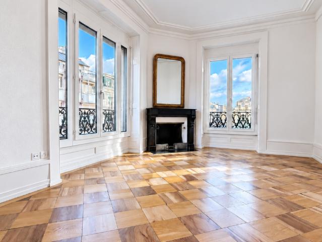 Élégant appartement de style haussmannien