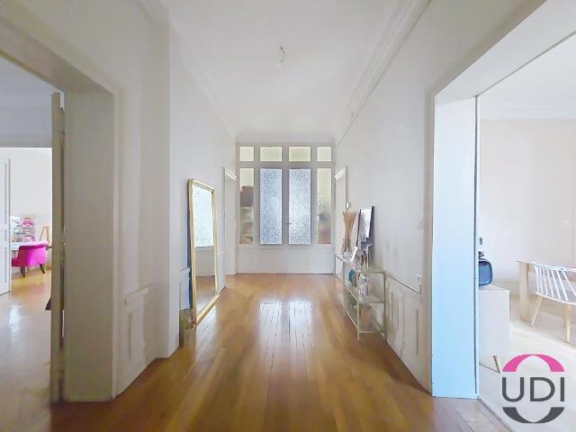 Élégant appartement haussmannien de 119 m² – Cœur de Montluçon