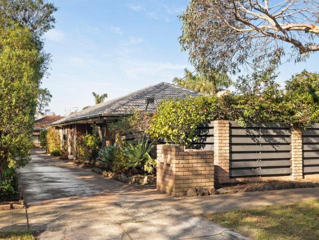 Elegant Bayside Living in Melbourne's Renowned Sandbelt