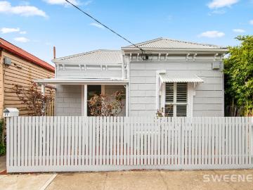 Elegant, beautifully renovated home with spectacular finishes