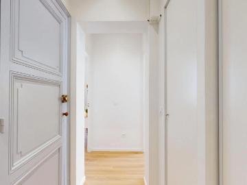 Elegant bedroom near St Jean train station