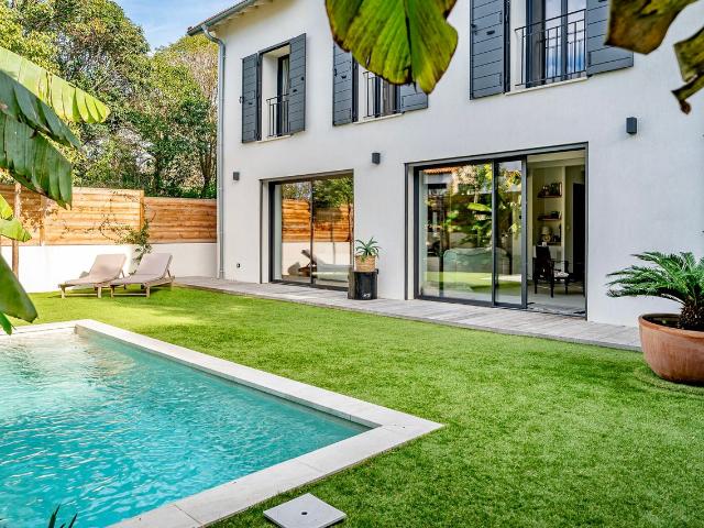 Elegant Boho Style Villa with Pool – Marseille 9th District, Marseille Amsterdam Apartments for Rent