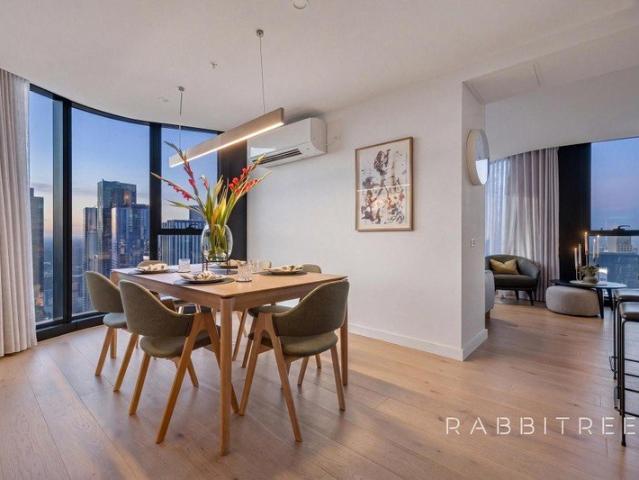 Elegant CBD Living with Sweeping Views & House Like Proportions