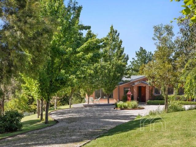 Elegant Country Living Minutes from Woodend