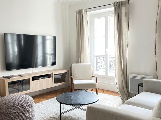 Elegant & Cozy 3BR Parisian appartement, Paris Amsterdam Apartments for Rent