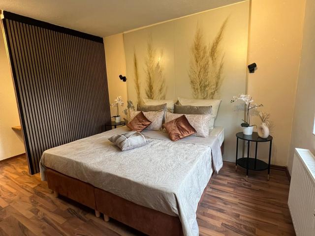 Elegant Duplex Apartment with Private Entrance near Nordstraße
