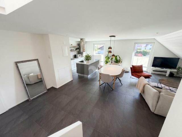 ÉLÉGANT DUPLEX BAIGNÉ DE LUMIÈRE