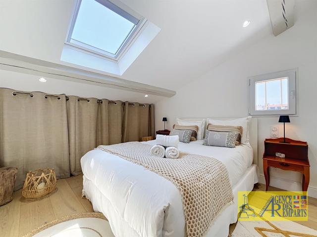 Élégant duplex en mezzanine dans le Vieil Antibes 37m² Antibes