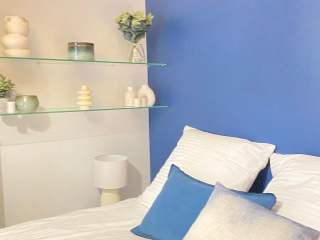 Elegant Designer Apartment in the Heart of Montmartre – Bright & Fully Furnished, Paris Amsterdam Apartments for Rent