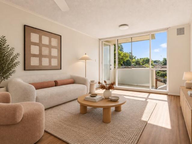 Elegant Double Bay Living in a Prized Lifestyle Setting