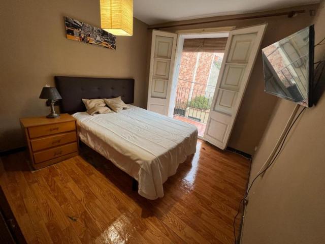 Elegant double bedroom in Sants