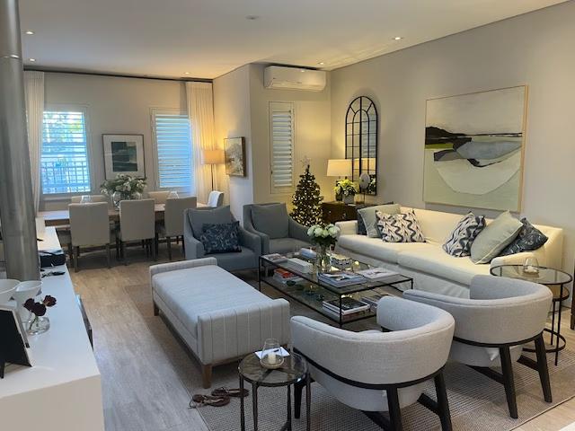 Elegant Double Storey Townhouse In The Heart of Green Point