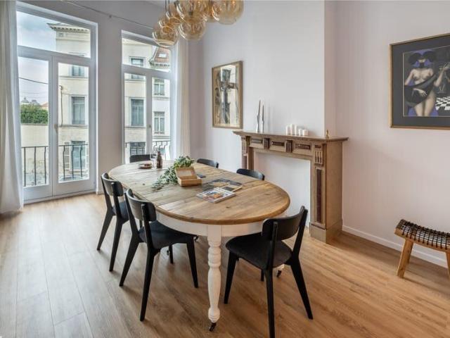 Elegant Fully Furnished 2 Bedroom Apartment