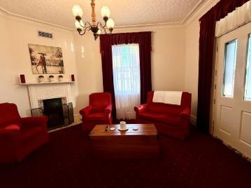 Elegant Fully Furnished Residence in the Heart of Dungog