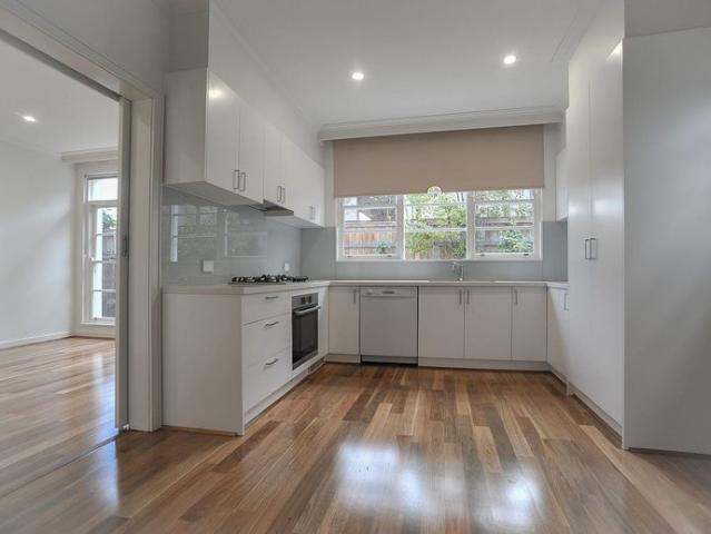 Elegant, Fully Renovated Residence on one of Toorak’s finest