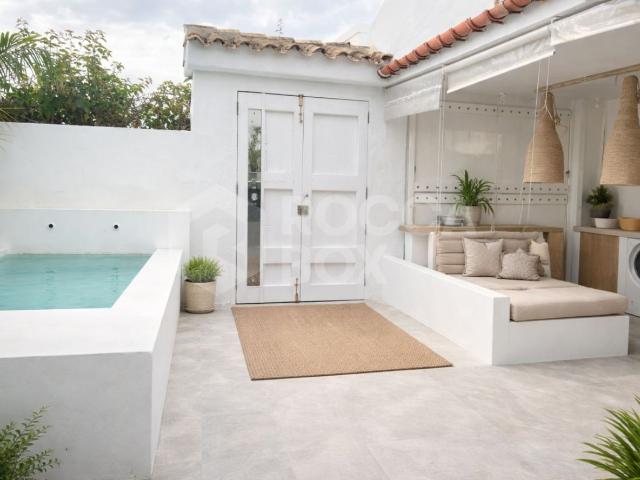 Elegant Family Townhouse with Private Pool & Sauna in Nueva Andalucía