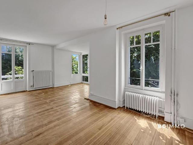 Elegant family villa in the center of Pully