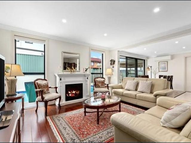Elegant Family Haven in Peaceful North Ryde Locale