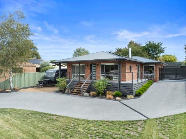 Elegant Family Home, Meticulously Renovated, Prime Location