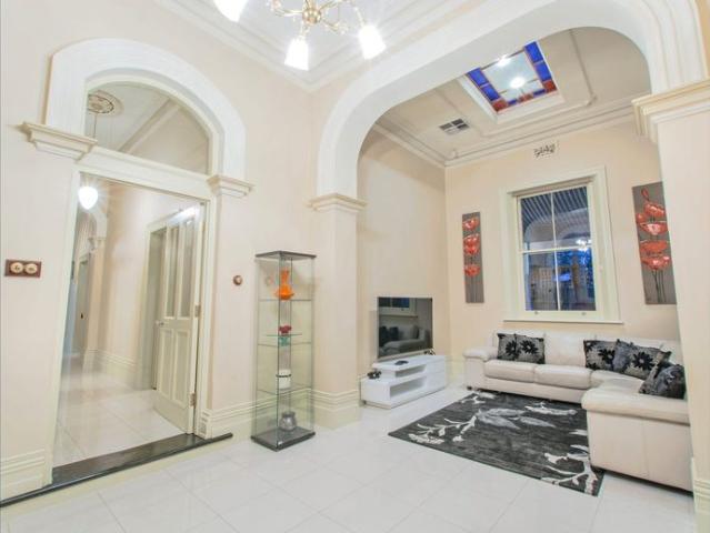 Elegant Family Home in a Prestigious Location