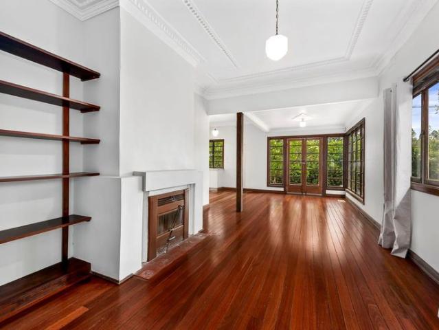 Elegant Family Home in Prestigious Mount Lofty