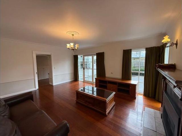Elegant Family Home in Templestowe Lower