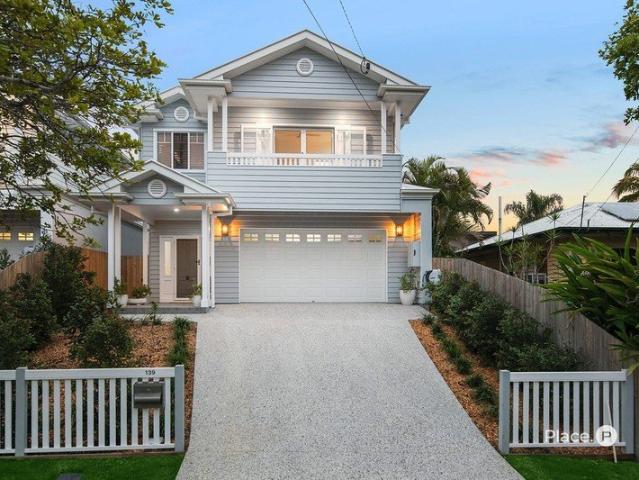 Elegant family home with swimming pool and sought after address