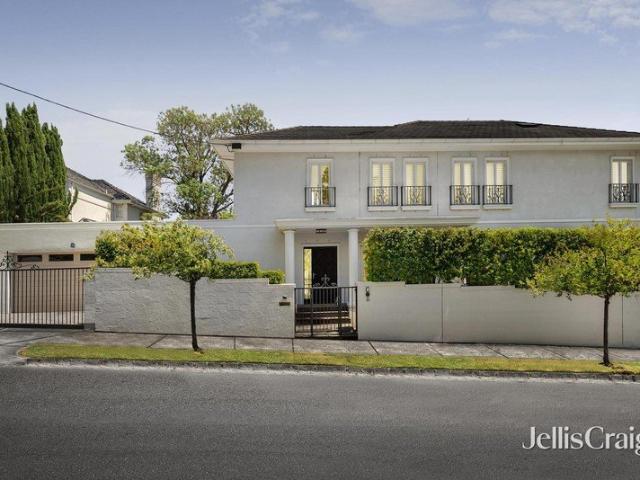Elegant family living, exceptional lifestyle location