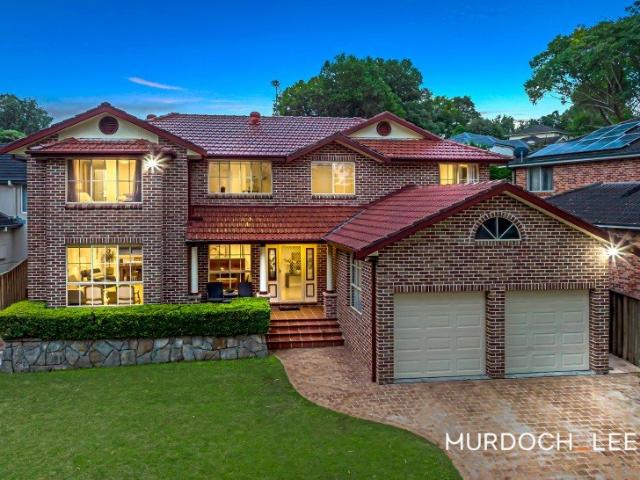 Elegant Family Living in a Peaceful, Ultra Convenient Dural Pocket