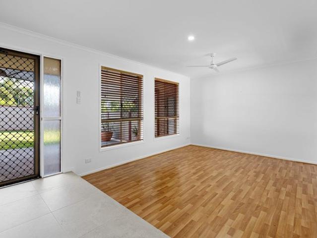 Elegant Family Living in a Peaceful Parkwood Enclave