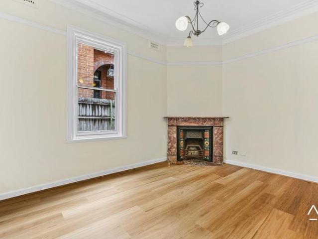 Elegant Family Living in a Prestigious Mosman Setting
