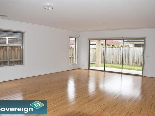 Elegant Family Living in a Prime Keysborough Setting