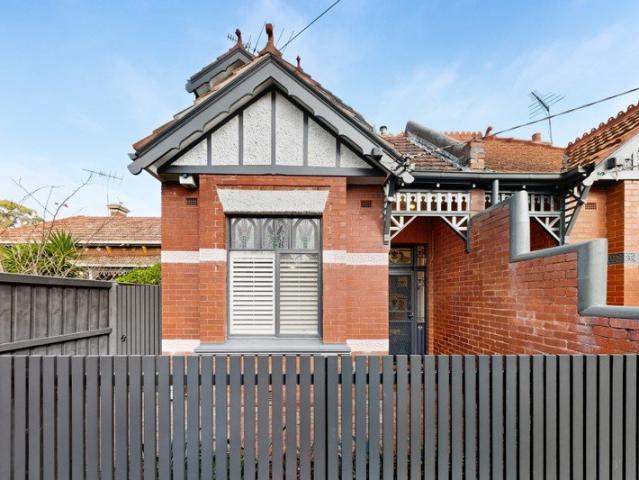 Elegant Family Living in a Prime Location 3 Bed + Study