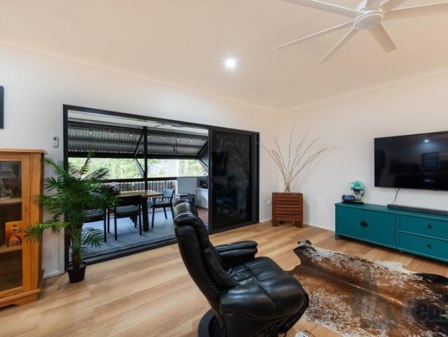 Elegant Family Living in Kalkie Dual Living Opportunity