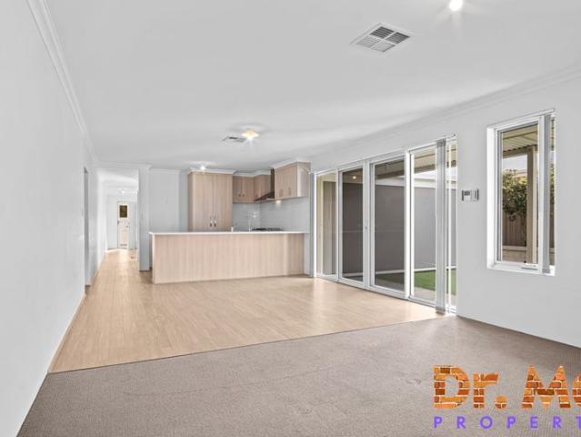 Elegant Family Living in Prestigious Baldivis Estate with TRIPLE Garage