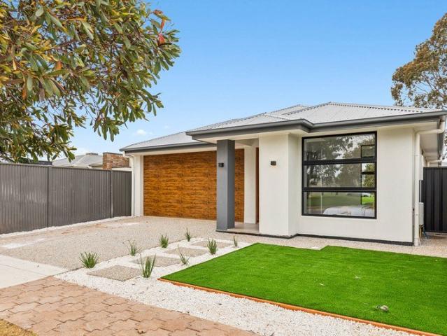 Elegant Family Living in Windsor Gardens