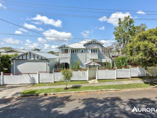 Elegant Family Living in the Kedron Avenues