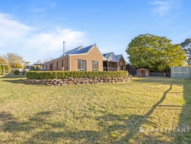 Elegant Family Living on a Generous Allotment in Brown Hill