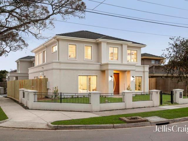 Elegant Family Living & Lifestyle Convenience