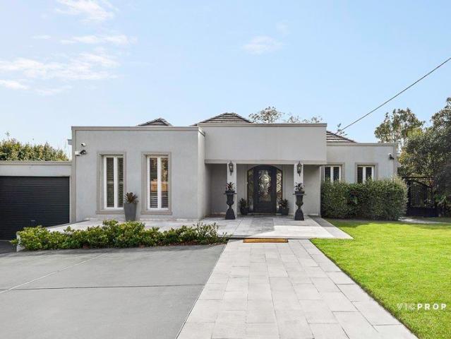 Elegant Family Living with Flexible Self Contained Accommodation
