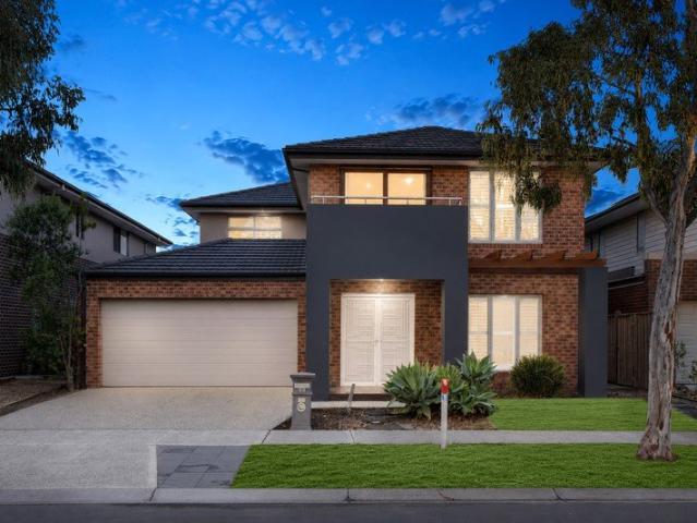 Elegant Family Living with Premium Finishes in a Prestigious Williams Landing Location