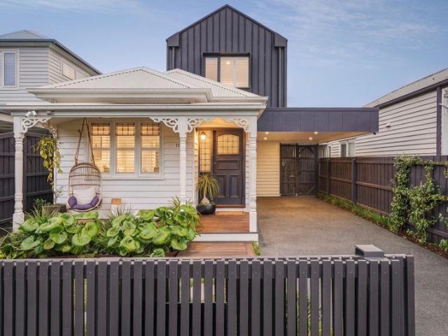 Elegant Family Luxury, Presented As New